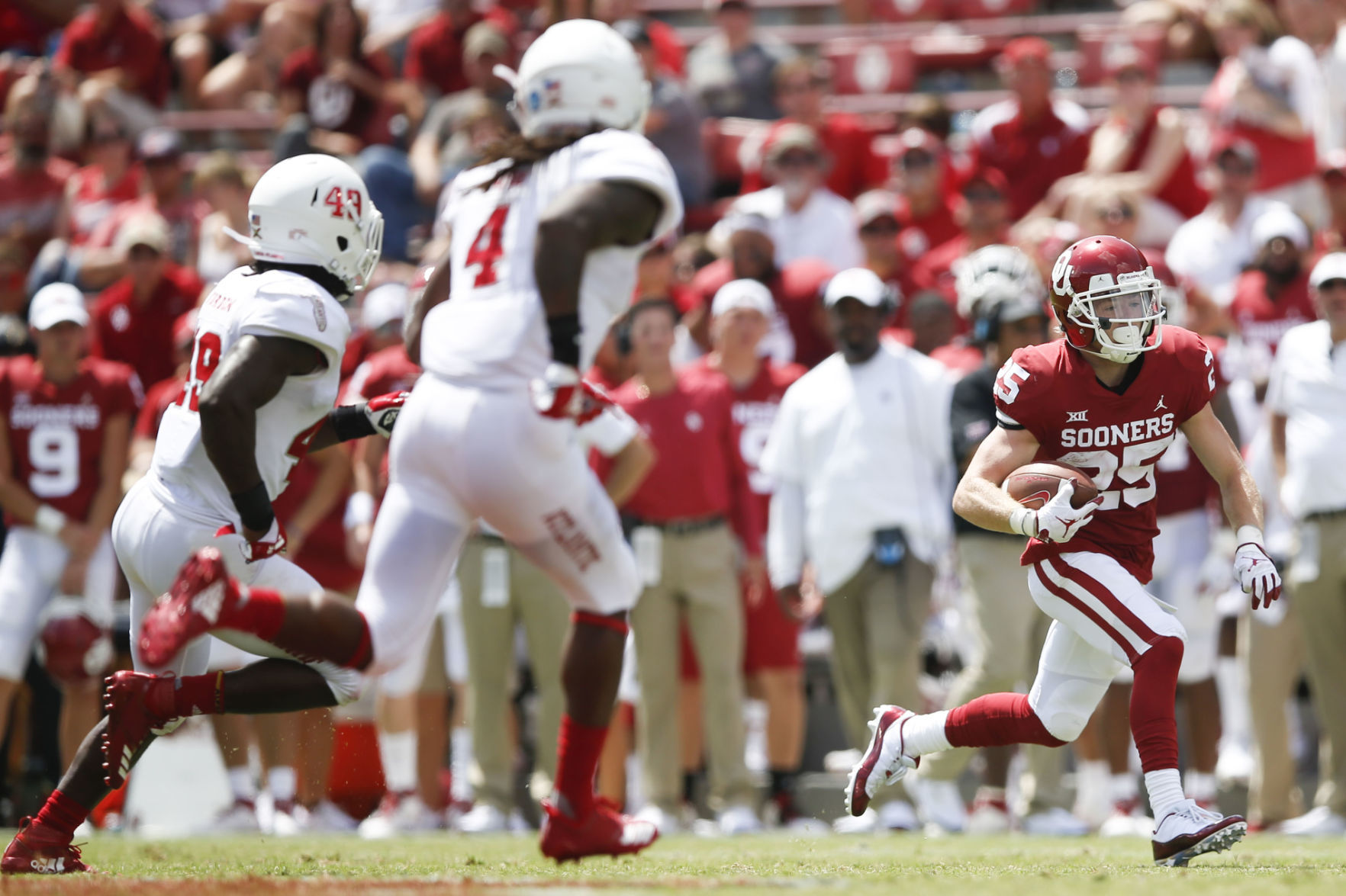 WR Drake Stoops